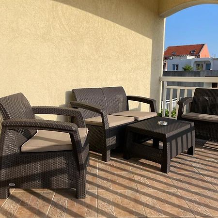 חוואר Apartment Place 2 Stay מראה חיצוני תמונה