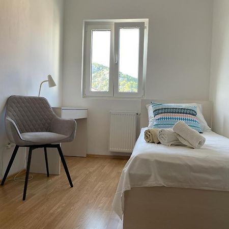 חוואר Apartment Place 2 Stay מראה חיצוני תמונה