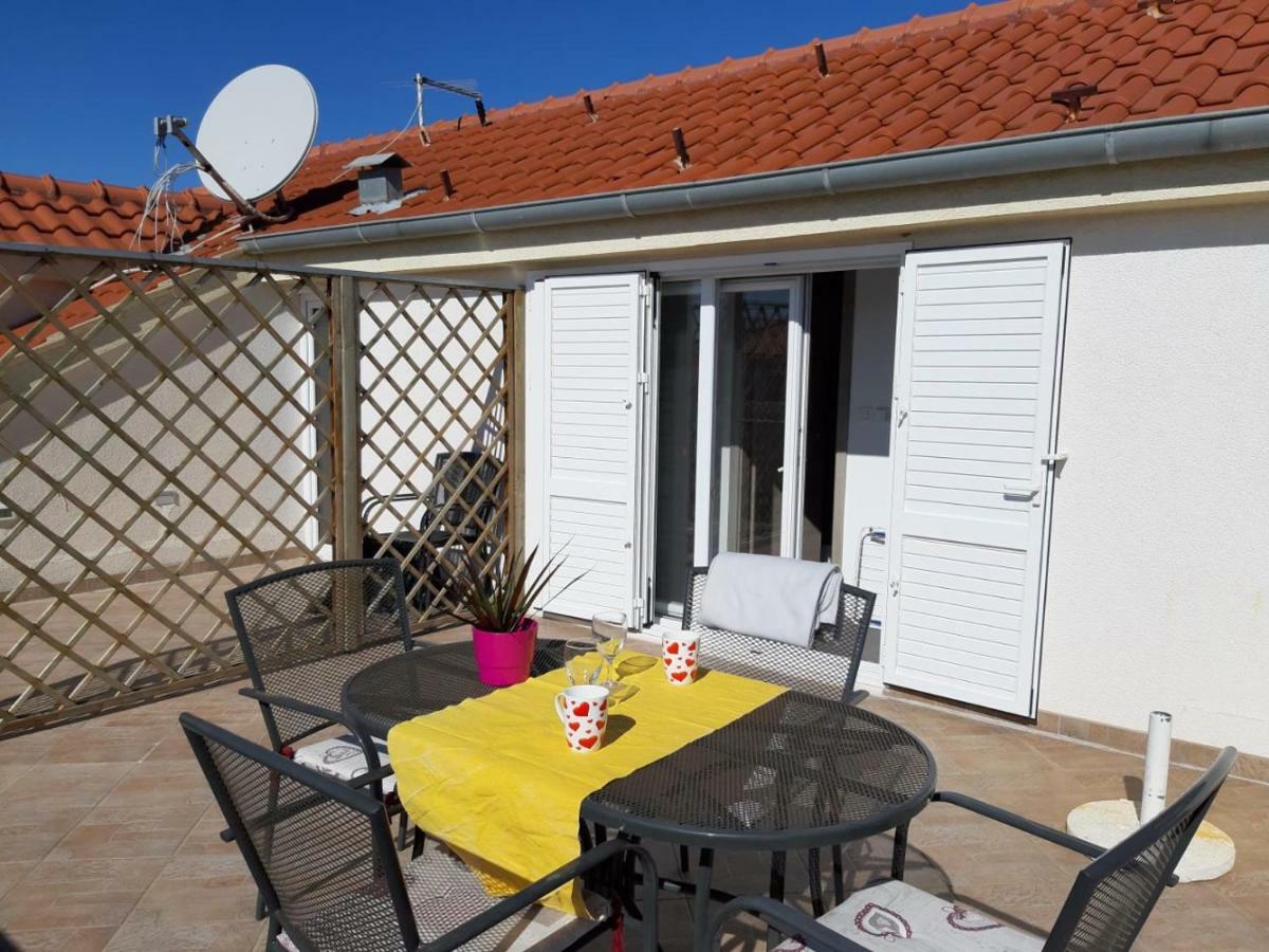 חוואר Apartment Place 2 Stay מראה חיצוני תמונה